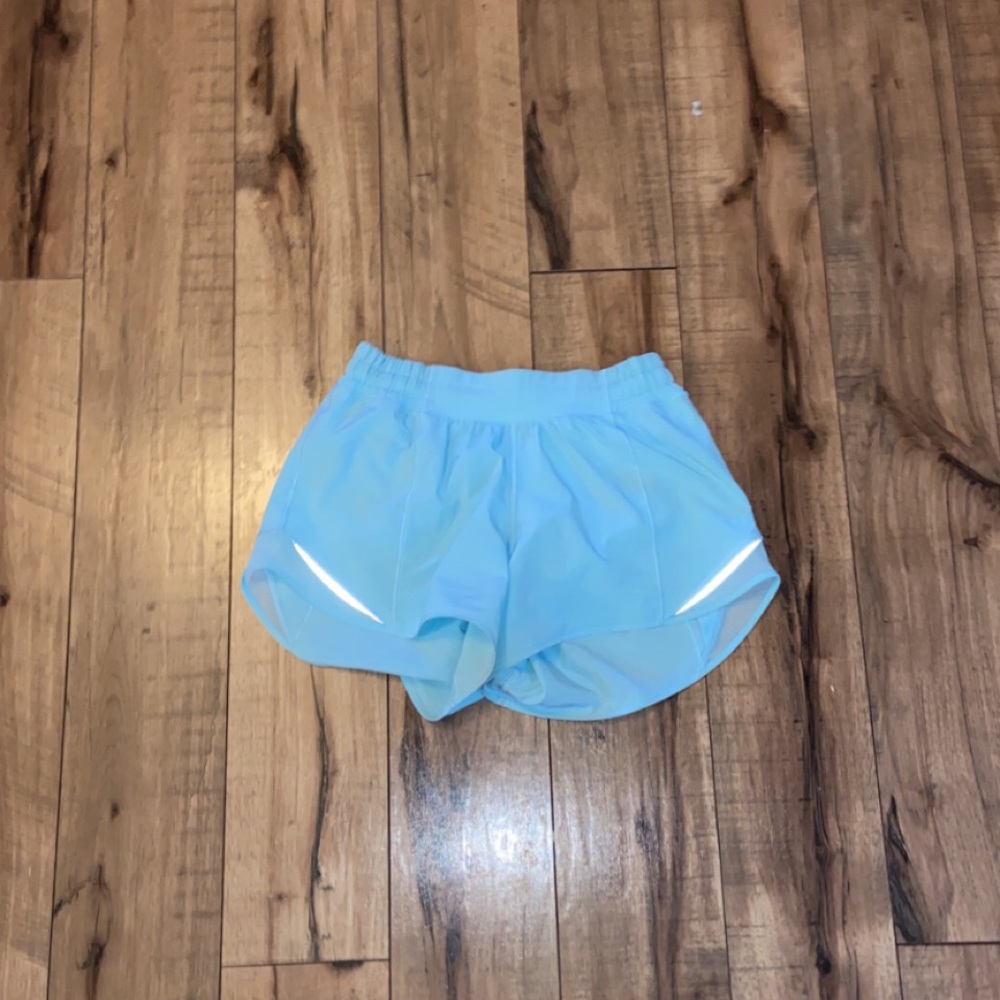 lululemon hotty hot shorts 4 blue glow